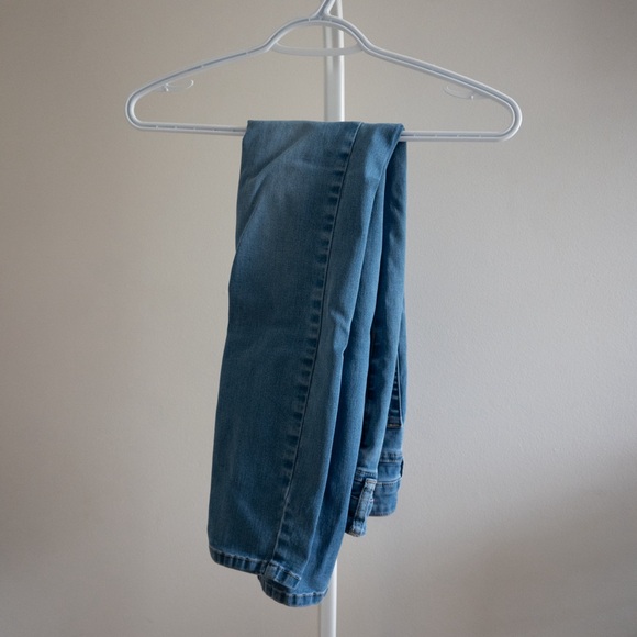 GUESS High Waist Skinny Jeans - Picture 3 of 11